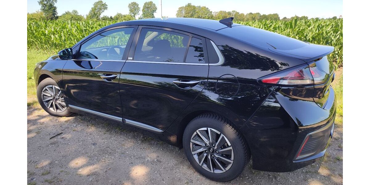 Hyundai IONIQ 26.000 km 18.490 &euro; Schülp 24589