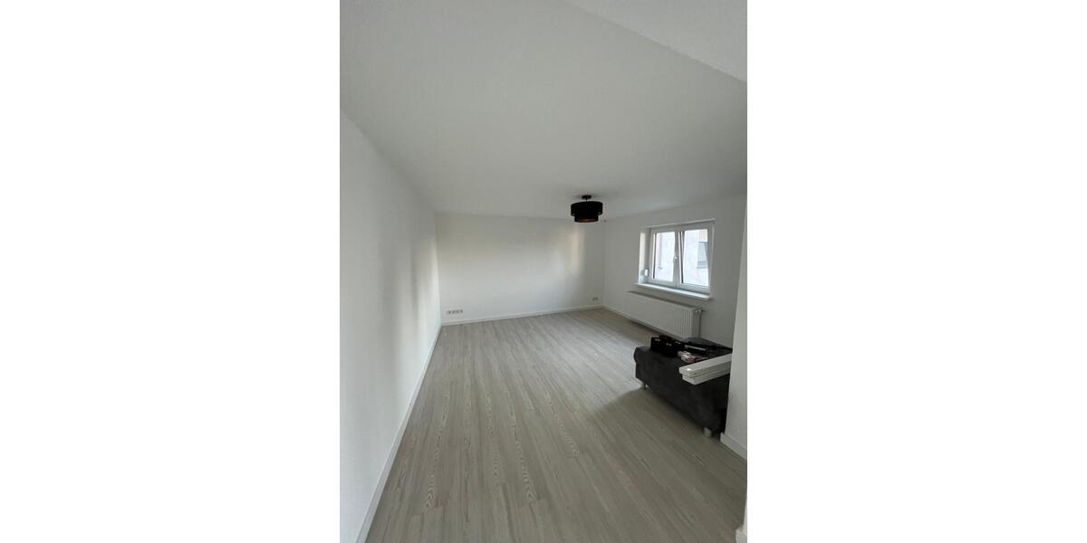 Einfamilienhaus Wiesbaden - 4.5 Zimmer, 110 m&sup2;, 1.695&euro; | Angebot:24740313