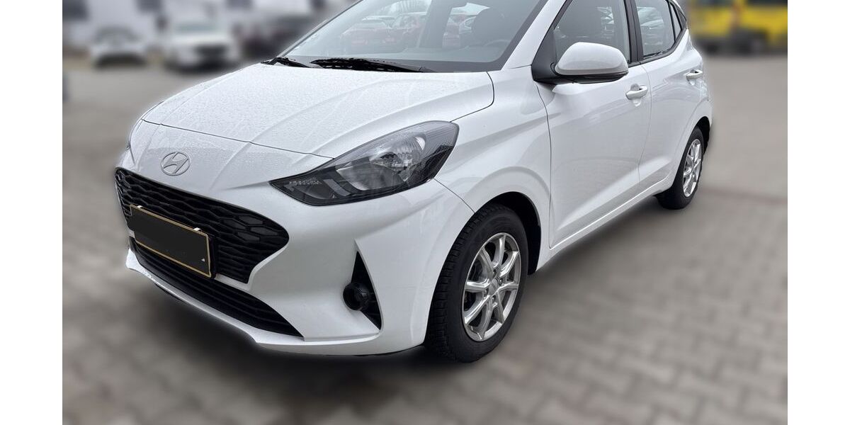 Hyundai i10 27.300 km 12.800 &euro; München 80939