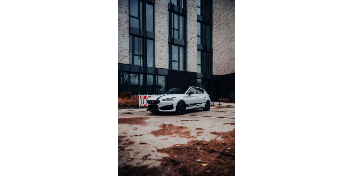 Cupra Leon 49.337 km 31.800 &euro; Ahlen 59229