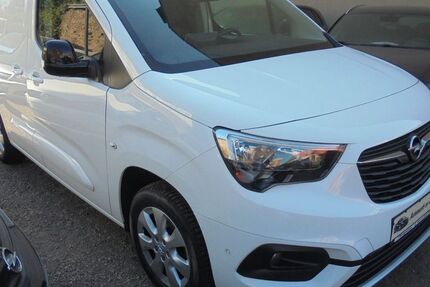 Opel Combo 145.000 km 11.999 &euro; Duisburg 47249