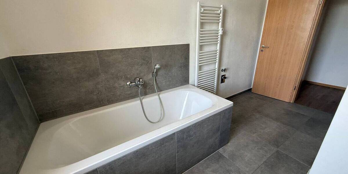 Etagenwohnung Chemnitz Lutherviertel - 5 Zimmer, 141 m&sup2;, 990&euro; | Angebot:26672704