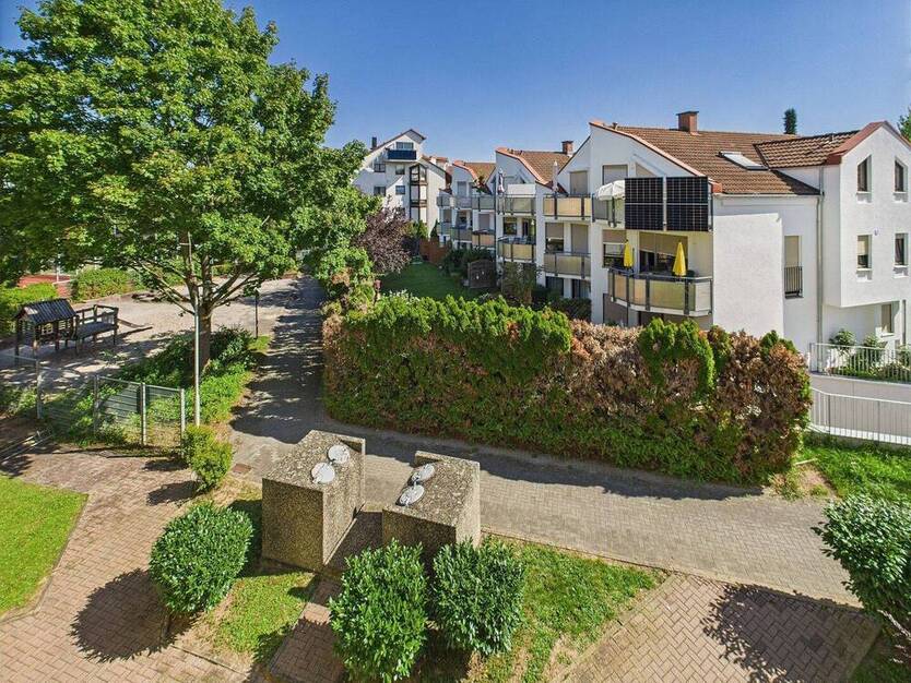 Helle DreiZimmerwohnung mit Balkon und Wohlfühlbad in Freiberg am Neckar!