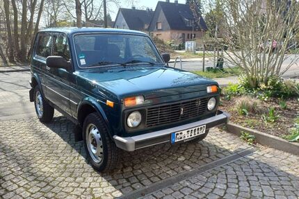 Lada Niva 39.200 km 8.100 &euro; Recklinghausen 45661
