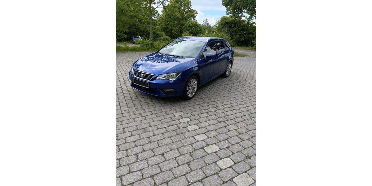Seat Leon 84.387 km 13.990 &euro; Lippstadt 59557
