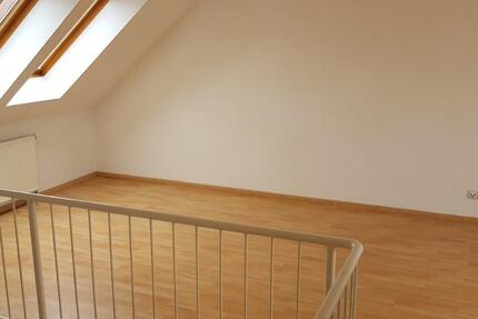 Sehr schöne 4-Zimmer Maisonette-Wohnung mit SW-Balkon + Carport 4 zimmer