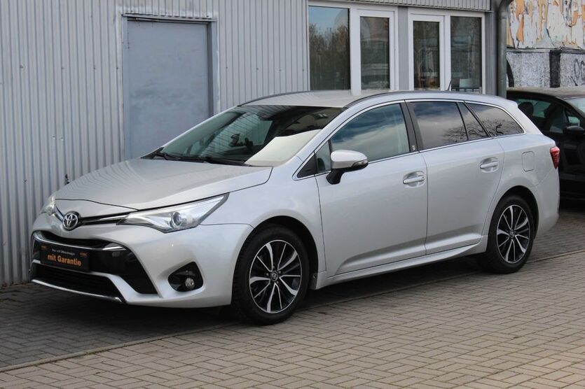 Toyota Avensis 102.480 km 16.980 € Berlin 13089