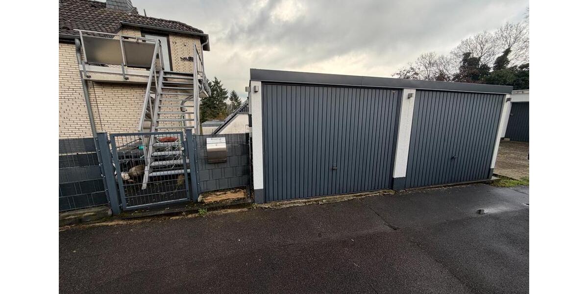 Dachgeschoßwohnung Herzogenrath - 3 Zimmer, 85 m&sup2;, 1.100&euro; | Angebot:25616709