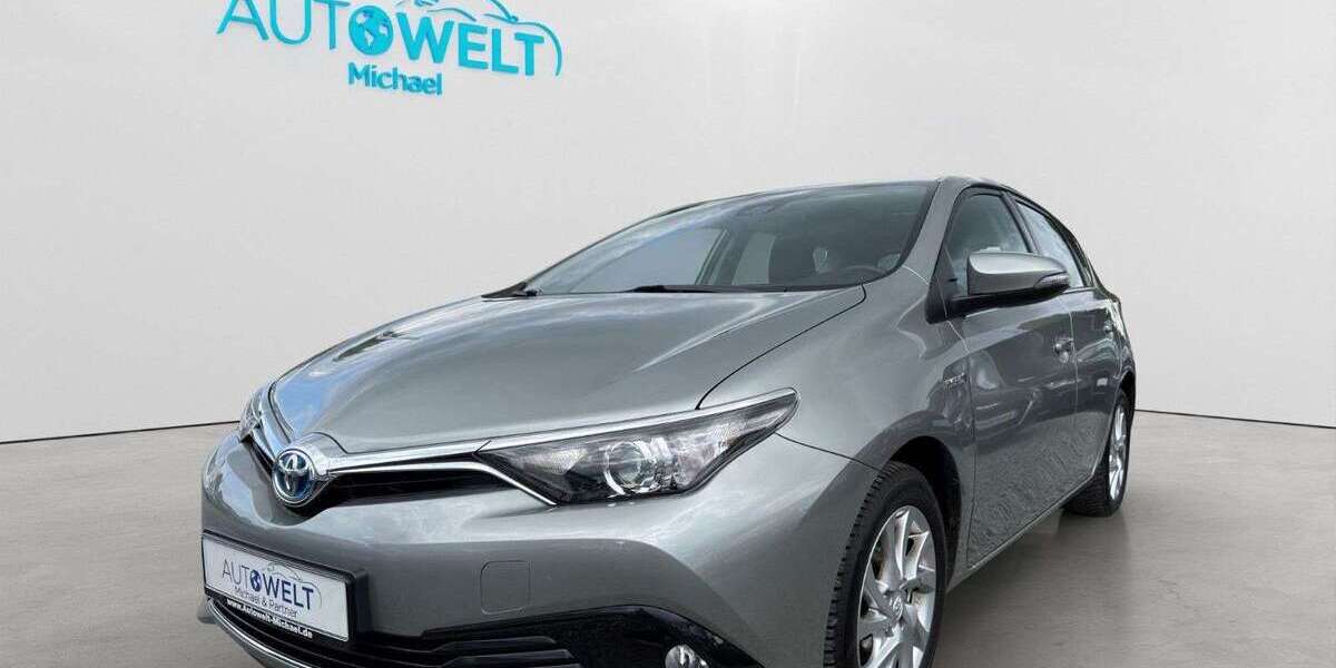 Toyota Auris 67.128 km 14.990 &euro; Beckdorf 21643