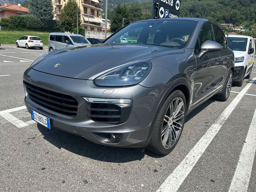 Porsche Cayenne 213.000 km 18.500 € Garching 85748