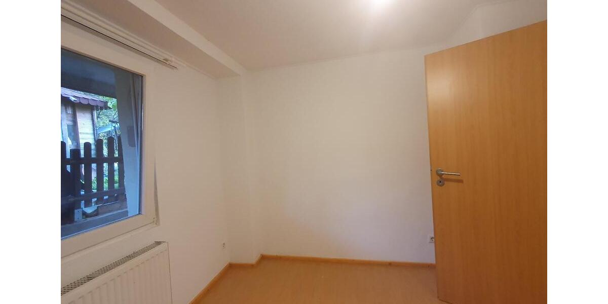 Erdgeschoßwohnung Bad Urach - 3 Zimmer, 76 m&sup2;, 850&euro; | Angebot:26020871