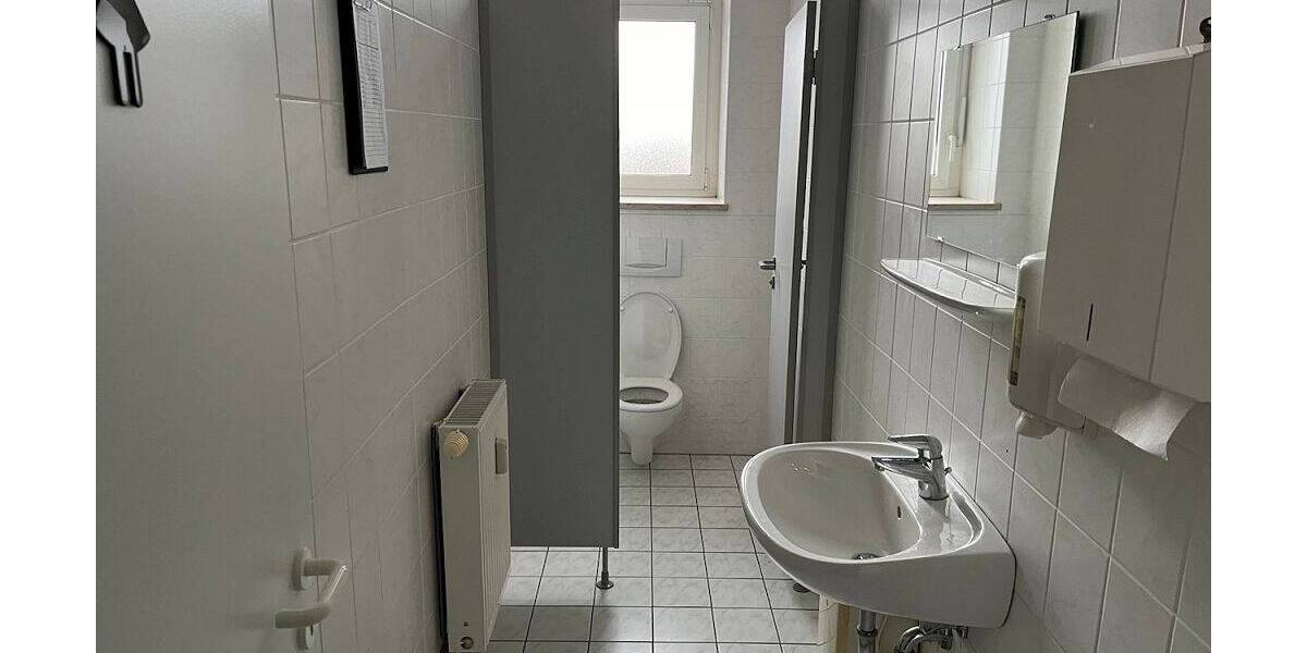 Gewerbeobjekt Chemnitz Zentrum - 8 Zimmer, 280 m&sup2;, 2.100&euro; | Angebot:26377814
