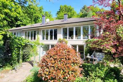 Haus zum Kaufen in Bissendorf 1.075.000 € 440 m² 11 zimmer
