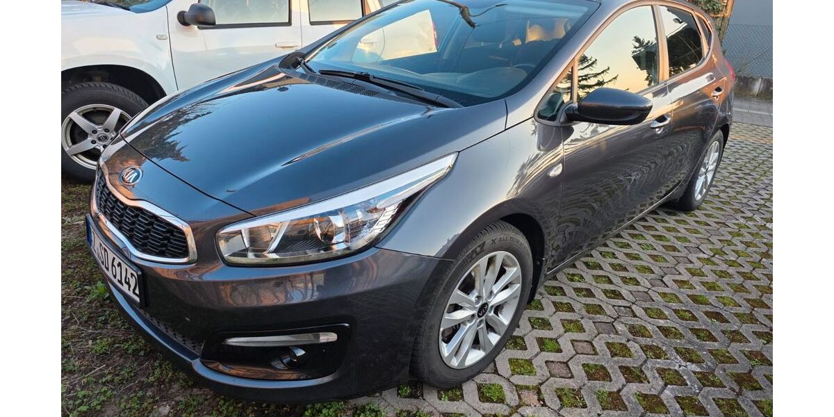 Kia ceed / Ceed 129.000 km 9.900 &euro; Ensheim 55232