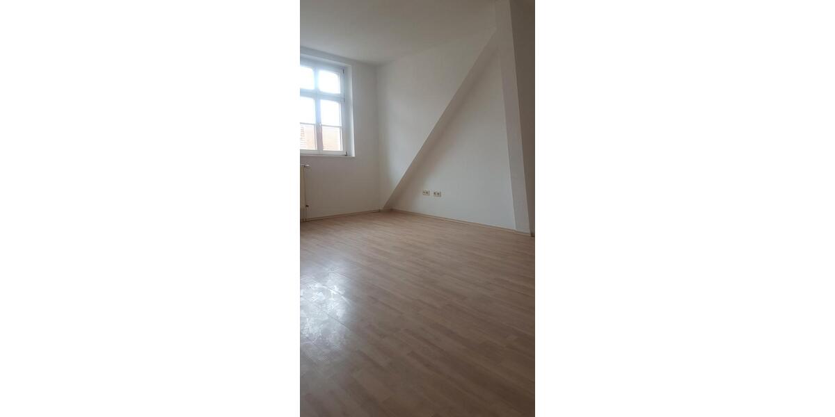 Dachgeschoßwohnung Eisleben (Lutherstadt) - 3 Zimmer, 70 m&sup2;, 385&euro; | Angebot:26531464