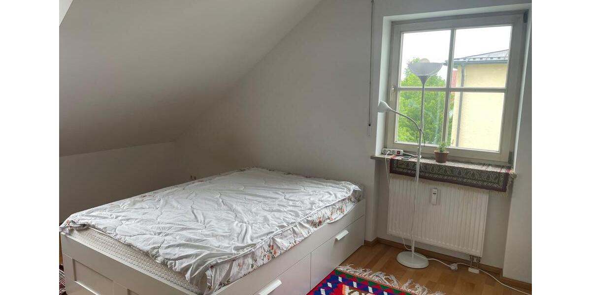 Schönes helles WG Zimmer in 3er WG nähe Campus 1 zimmer