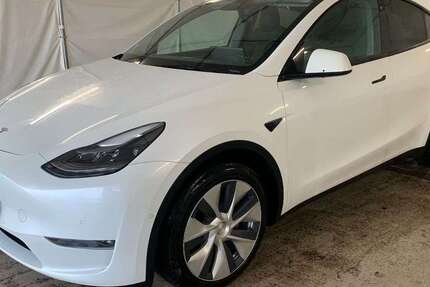 Tesla Model Y 48.915 km 33.450 &euro; Herges-Hallenberg 98587