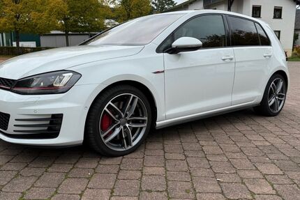 VW Golf 177.000 km 14.100 € Mettlach 66693