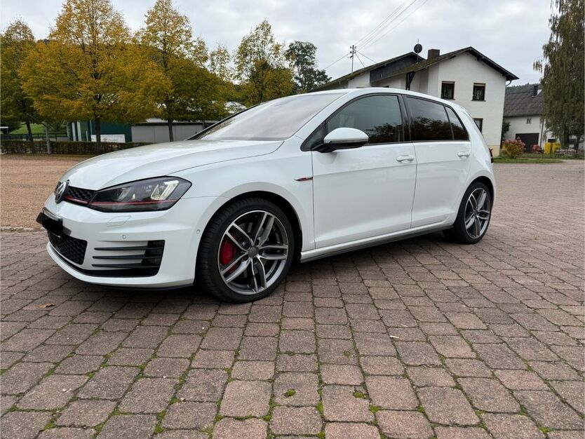 VW Golf 177.000 km 14.100 € Mettlach 66693