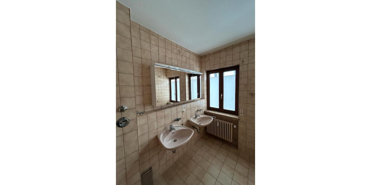 Etagenwohnung Bad Buchau - 2 Zimmer, 67 m&sup2;, 820&euro; | Angebot:25537876