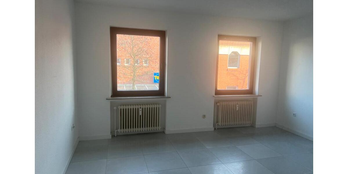 Etagenwohnung Nordenham - 4 Zimmer, 102 m&sup2;, 600&euro; | Angebot:25641830