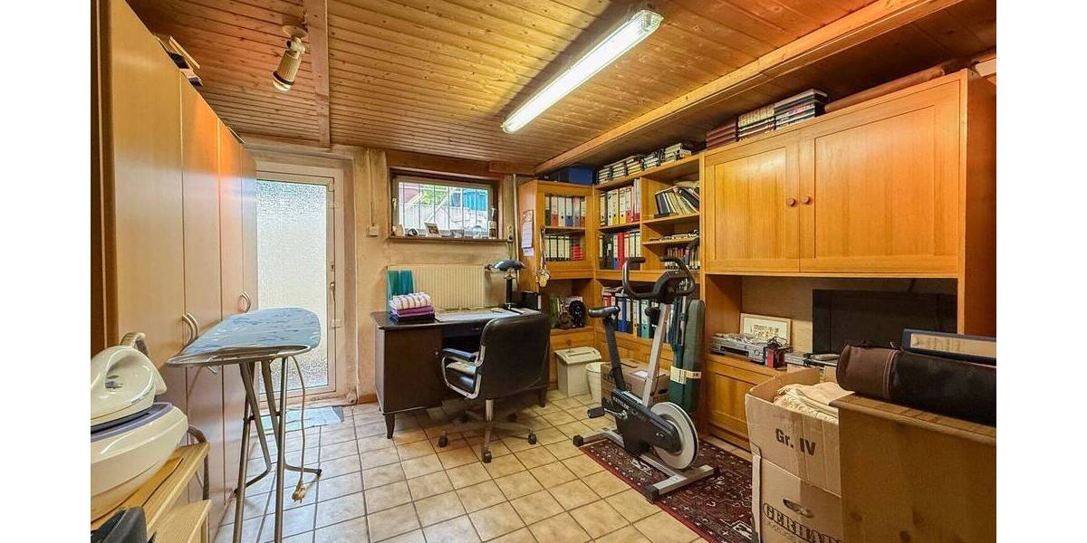 Mehrfamilienhaus, Wohnhaus Hennef (Sieg) Hennef - 6 Zimmer, 170 m&sup2;, 375.000&euro; | Angebot:26657322