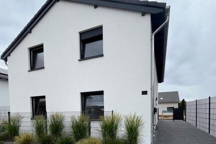 Freistehendes 180qm EFH 8 Zimmer in Jülich zu vermieten 8 zimmer