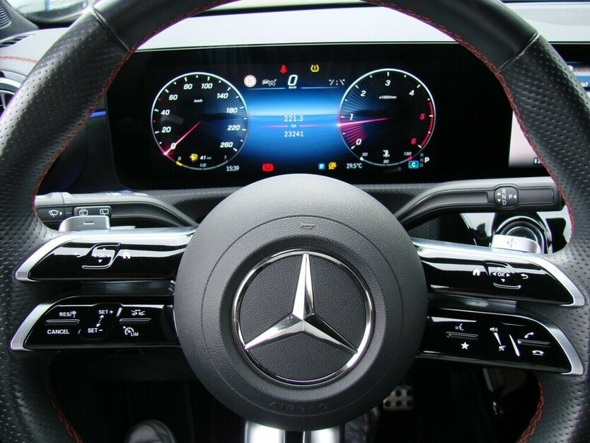 CLA 200 Shooting Brake AMG Night Mulitbeam Standhe