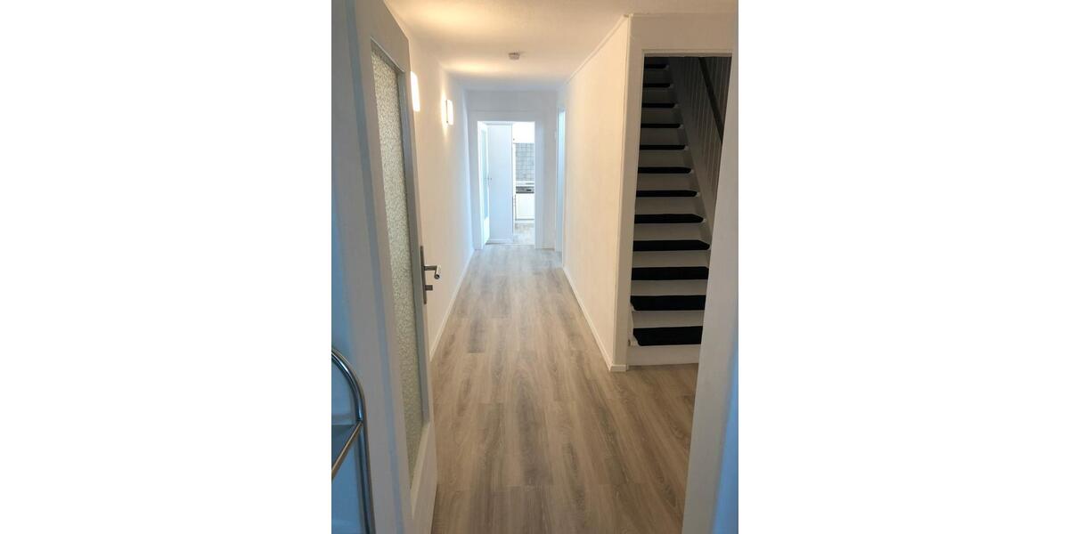 Reihenhaus Lamspringe - 6 Zimmer, 155 m&sup2;, 900&euro; | Angebot:25422916