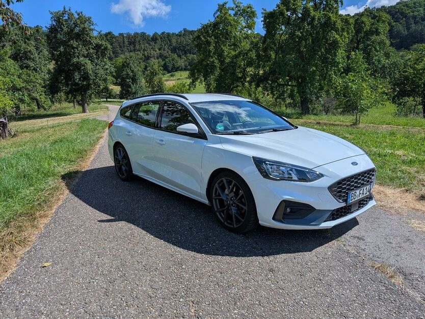 Ford Focus 39.000 km 22.290 € Herrenberg 71083
