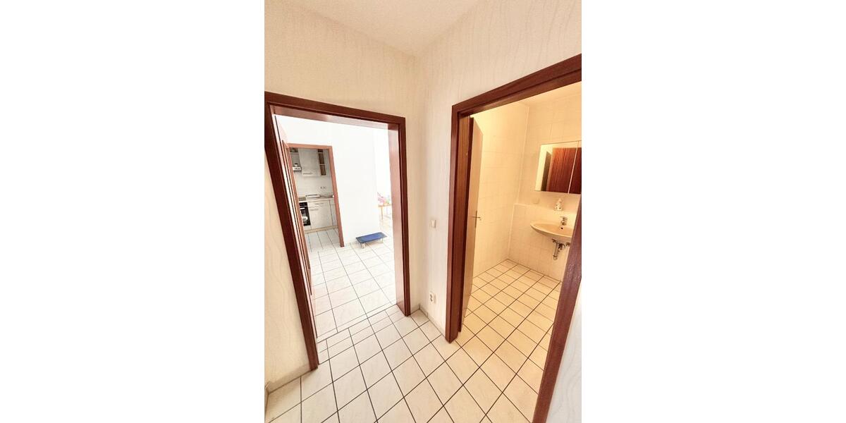 Erdgeschoßwohnung Schwetzingen - 3 Zimmer, 80 m&sup2;, 860&euro; | Angebot:25499298