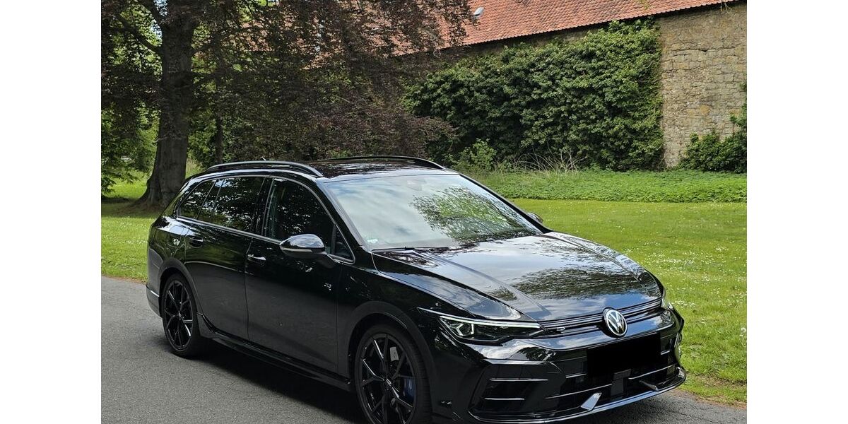 VW Golf 11.800 km 43.900 &euro; Wolfsburg 38440