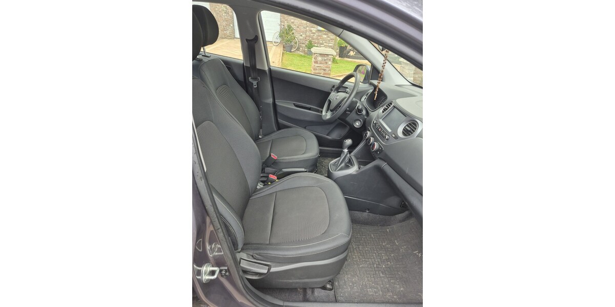 Hyundai i10 24.000 km 9.999 &euro; Dormagen 41539