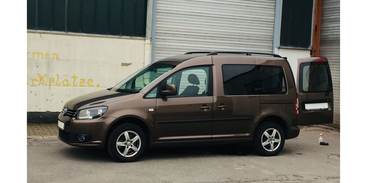 VW Caddy 179.000 km 8.950 &euro; Neumünster 24536