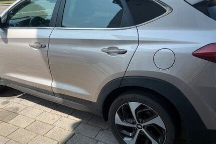 Hyundai TUCSON 99.890 km 14.200 &euro; Minden 32425