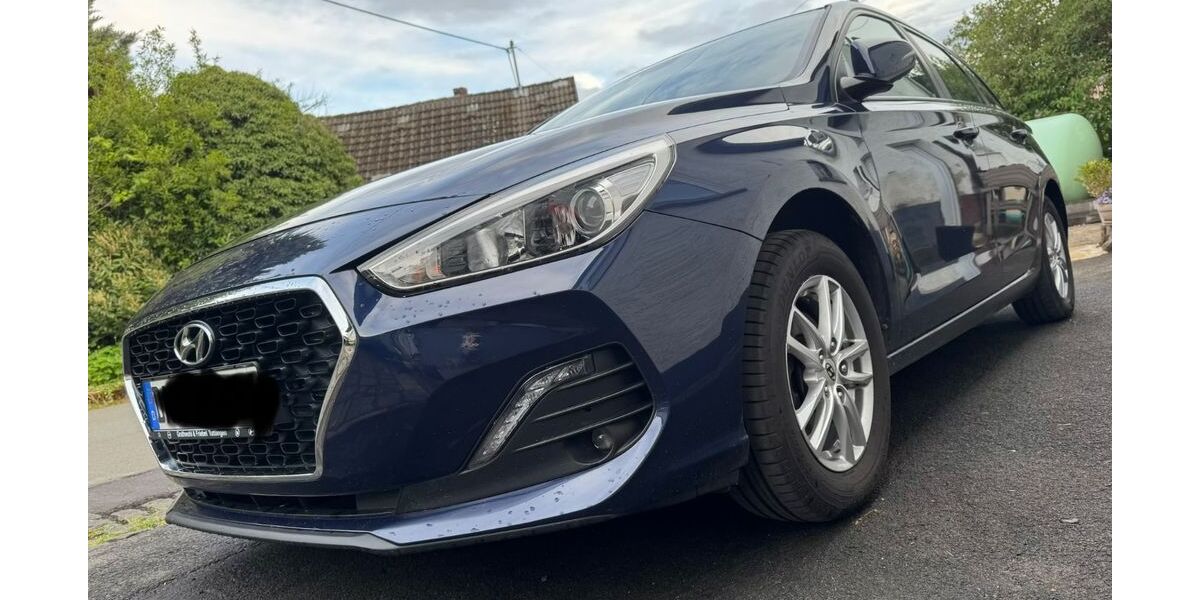 Hyundai i30 107.500 km 9.999 &euro; ÜDERSDORF 54552