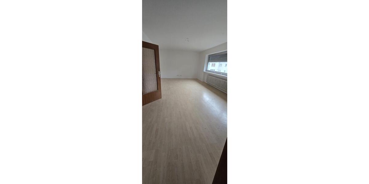Erdgeschoßwohnung Saarbrücken West - 3 Zimmer, 75 m&sup2;, 1.000&euro; | Angebot:26396064