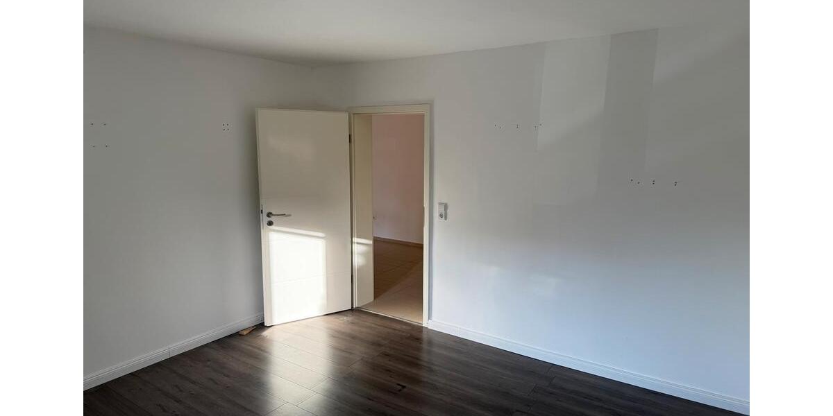 Erdgeschoßwohnung Allendorf (Eder) - 3 Zimmer, 100 m&sup2;, 800&euro; | Angebot:26416311