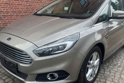Ford S-Max 199.000 km 8.890 &euro; Recklinghausen 45657