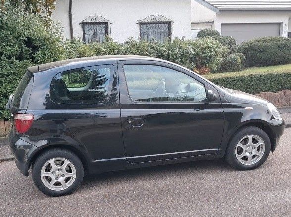 Yaris