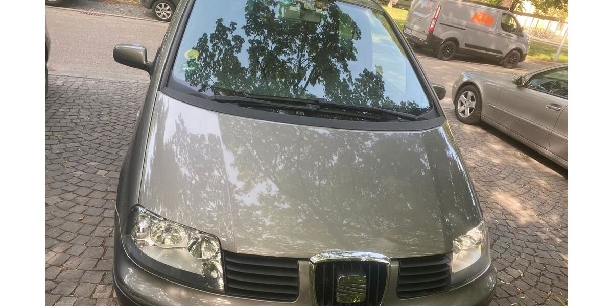 Seat Alhambra 232.000 km 2.900 &euro; München 80637