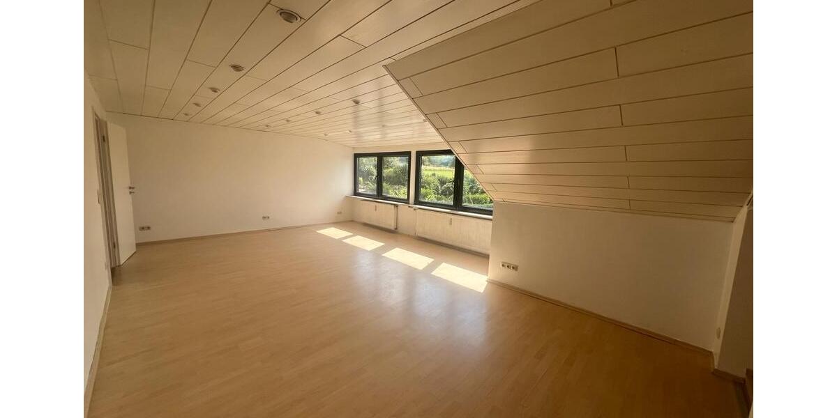 Dachgeschoßwohnung Heiligenhaus - 3 Zimmer, 106 m&sup2;, 900&euro; | Angebot:24337983