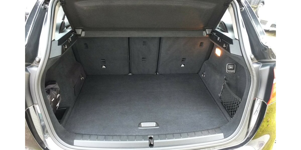 BMW 218 Active Tourer ADVANTAGE NAVI PARKASISSTENT SHZ 124.575 km 10.908 &euro; Köln 50858