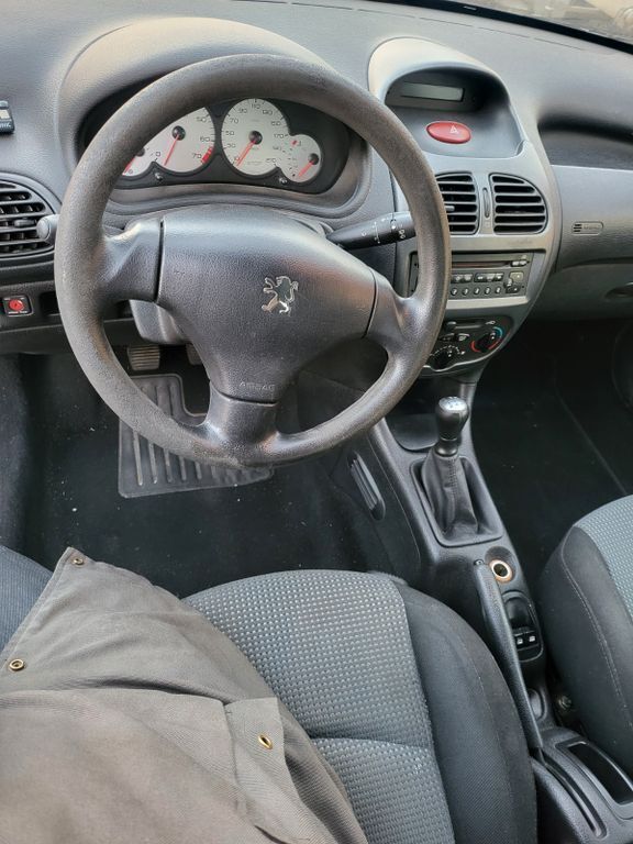 Peugeot 207 185.000 km 960 € Augsburg- Deuringen 86391