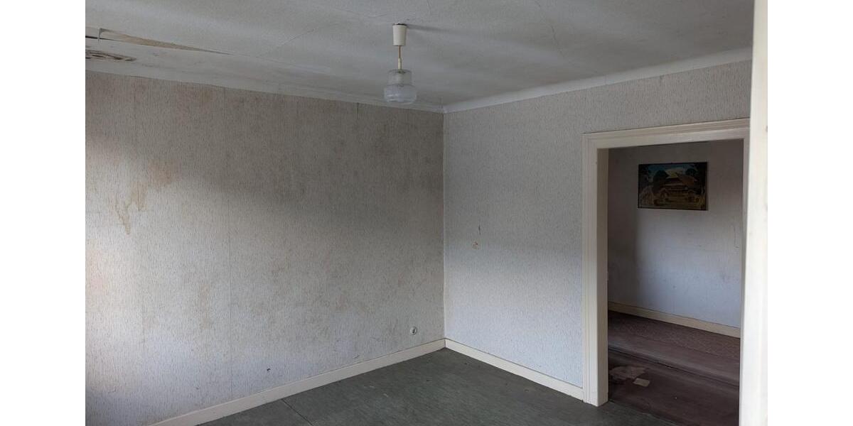 Einfamilienhaus Homburg - 4 Zimmer, 85 m&sup2;, 90.000&euro; | Angebot:27027323