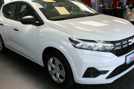 Dacia Sandero SCe 65 Essential - Klima - 18.622 km 13.480 &euro; Euskirchen 53881