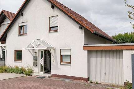 Schöne Doppelhaushälfte in Wehrheim mit zwei Wohnungen, Garten & Garage - Haus Wehrheim | Angebot:27271153