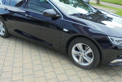 Opel Insignia 69.600 km 18.490 € Petting 83367