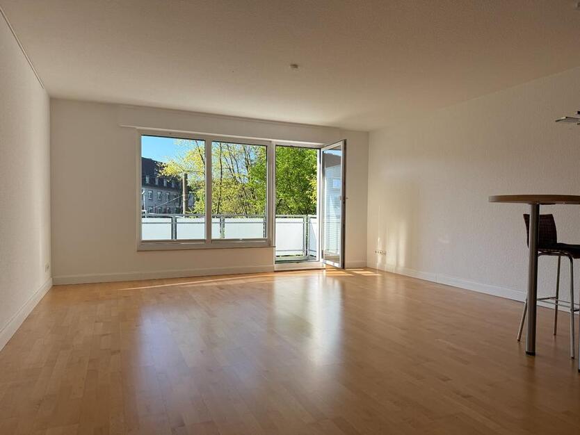3,5Zimmerwohnung, Balkon, EBK und Garage! Provisionsfrei!!