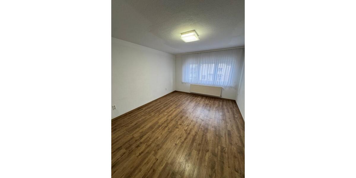 Sanierte 4 Zimmer Wohnung 145qm 4 zimmer